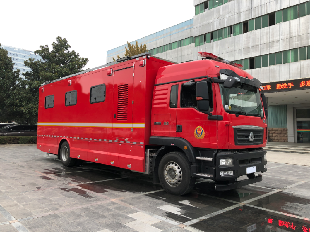 海威英達凈水車